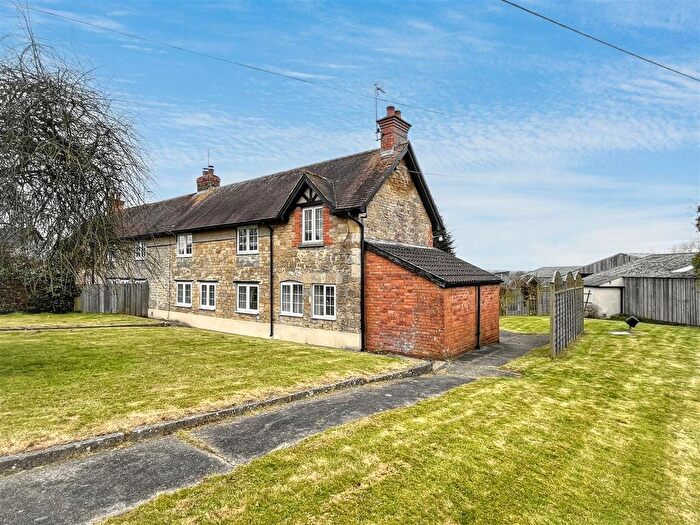 3 Bedroom Semi-Detached House To Rent In East Stour, Gillingham, SP8
