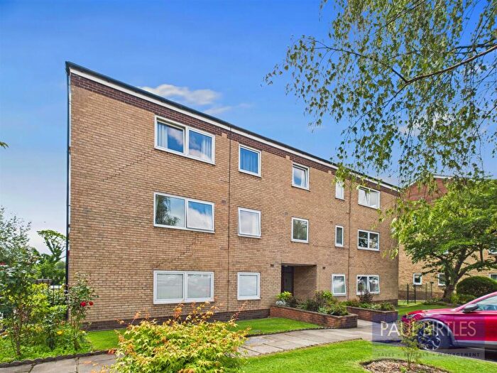 2 Bedroom Flat For Sale In Harcourt Close, Urmston, Trafford, M41