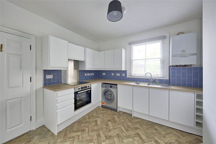 3 Bedroom Property To Rent In Ferndale Road, SW4