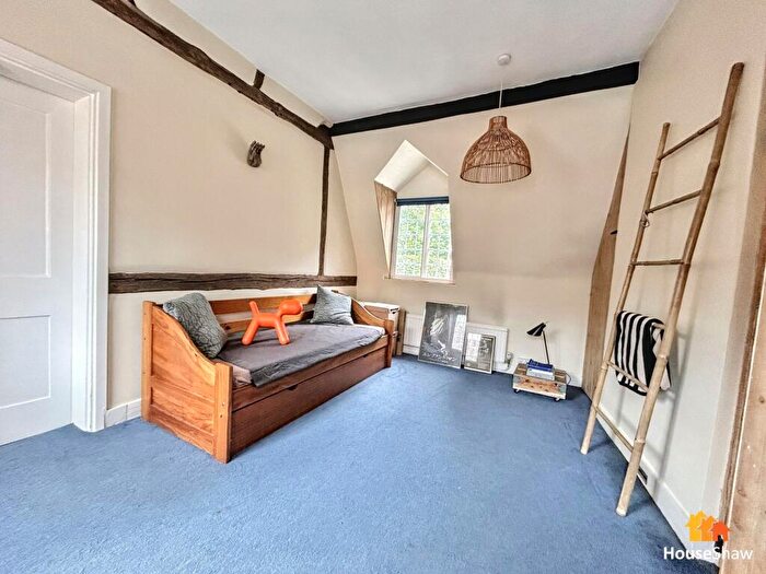 3 Bedroom End Of Terrace House For Sale In Church Street, Chesham, HP5