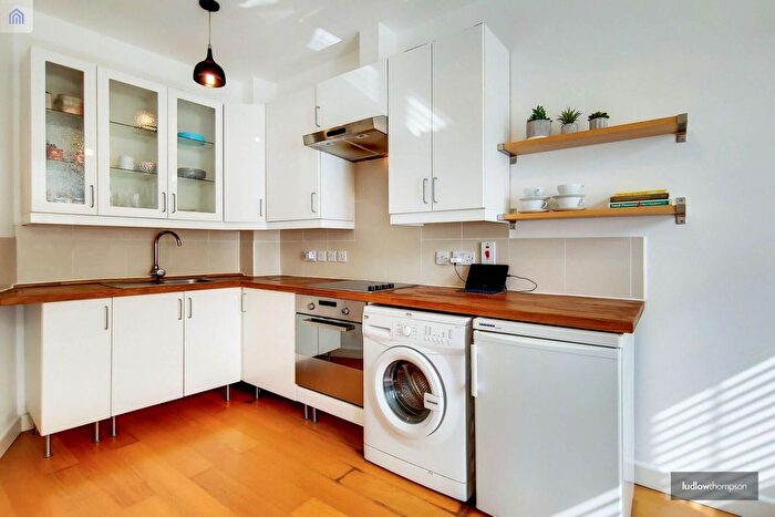 2 Bedroom Flat To Rent In Loughborough Road, Brixton, London, SW9