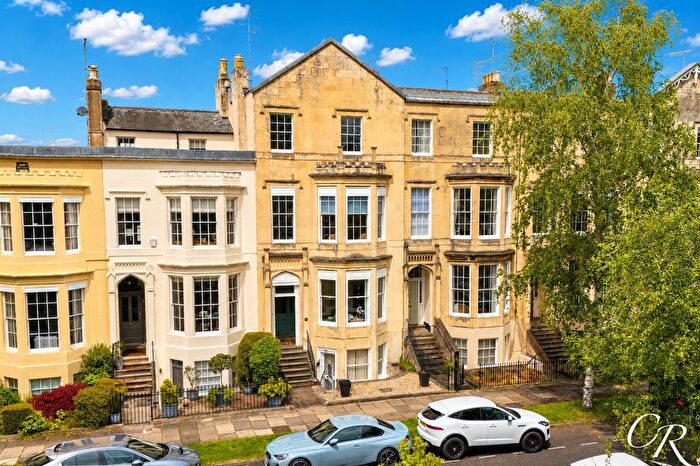2 Bedroom Flat For Sale In Clarence Square, Cheltenham, GL50
