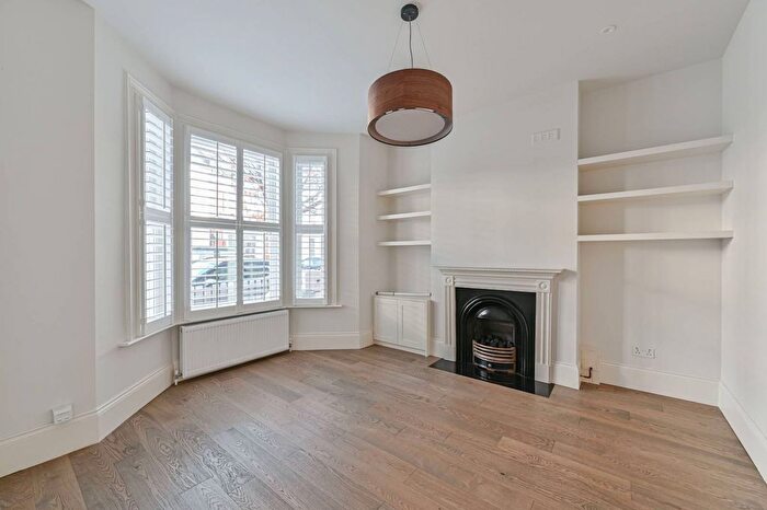 5 Bedroom Property To Rent In Aliwal Road, Clapham Junction, London, SW11