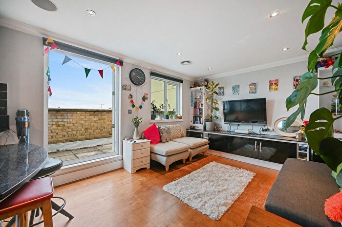 2 Bedroom Flat To Rent In New Street, Chelmsford, CM1