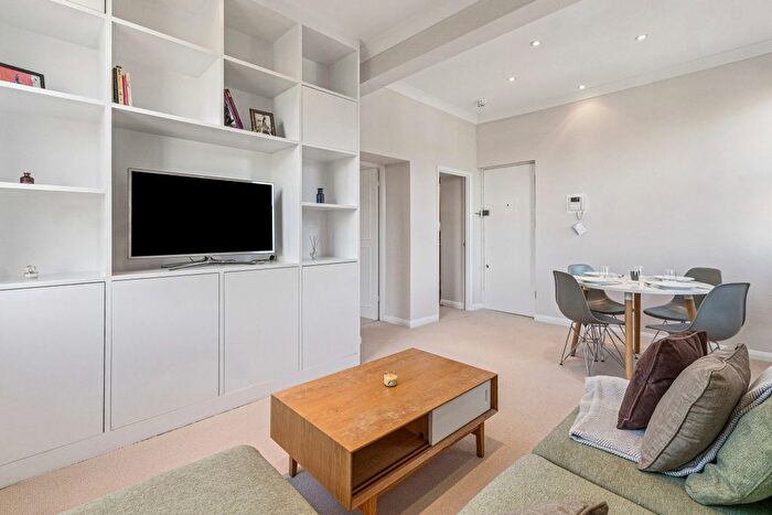 1 Bedroom Flat To Rent In Airlie Gardens, London, W8