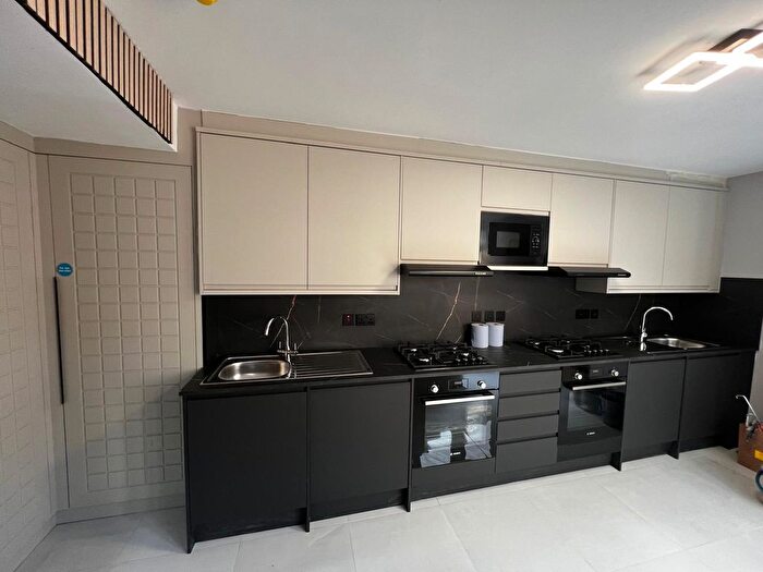 2 Bedroom Flat To Rent In Canterbury Road, Croydon, CR0