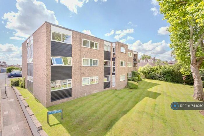 2 Bedroom Flat To Rent In Apton Court, Bishop's Stortford, CM23