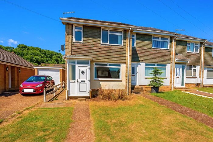 3 Bedroom End Of Terrace House For Sale In Chain Free * Godshill, PO38