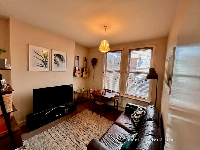 1 Bedroom Flat To Rent In The Grove, London, W5