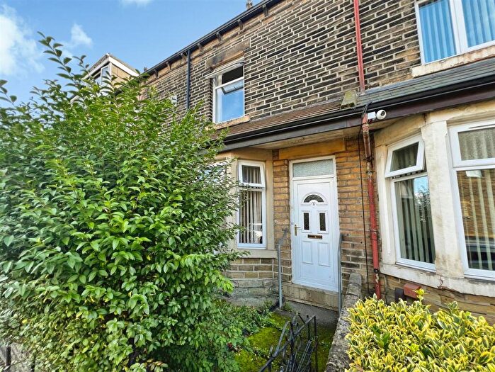 3 Bedroom Terraced House For Sale In Grenfell Terrace, Bradford, BD3