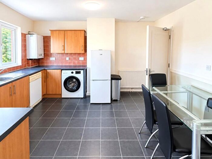 1 Bedroom Apartment To Rent In Carlyle Road, Edgbaston, Birmingham, West Midlands, B16