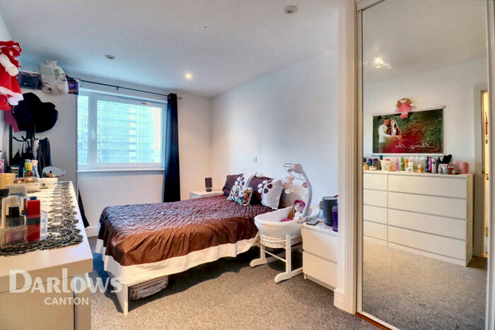 2 Bedroom Apartment For Sale In Ferry Court, Cardiff, CF11