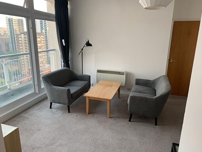 2 Bedroom Flat To Rent In Newington Causeway, Elephant And Castle, London, SE1