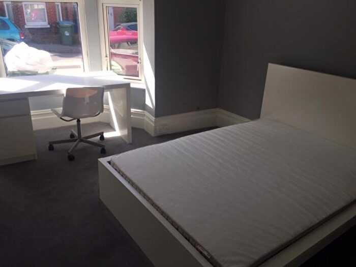 5 Bedroom House To Rent In Tennyson Road, Portswood, Southampton, SO17