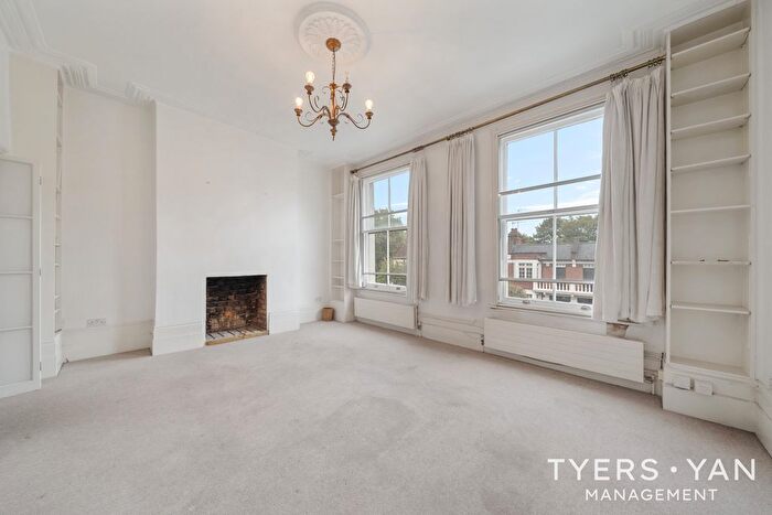 2 Bedroom Flat For Sale In Wallace Road, London, N1