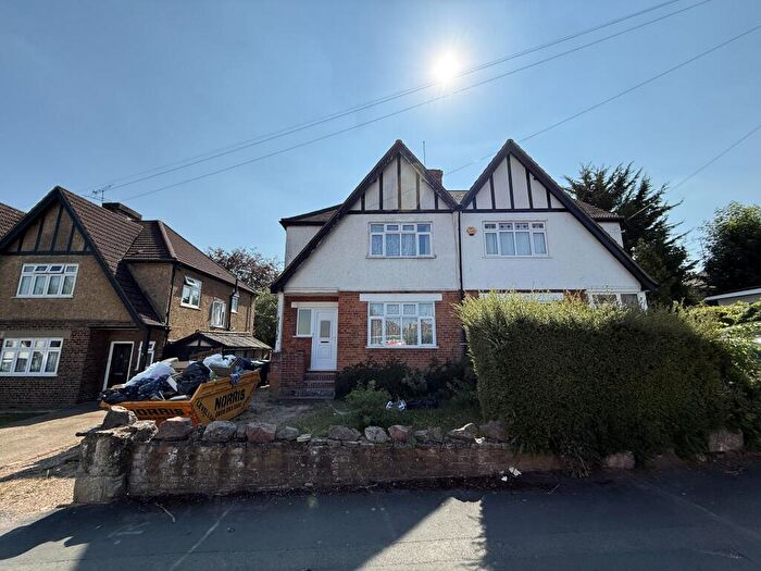 3 Bedroom Semi-Detached House For Sale In Kingsway Avenue, South Croydon, Greater London, CR2
