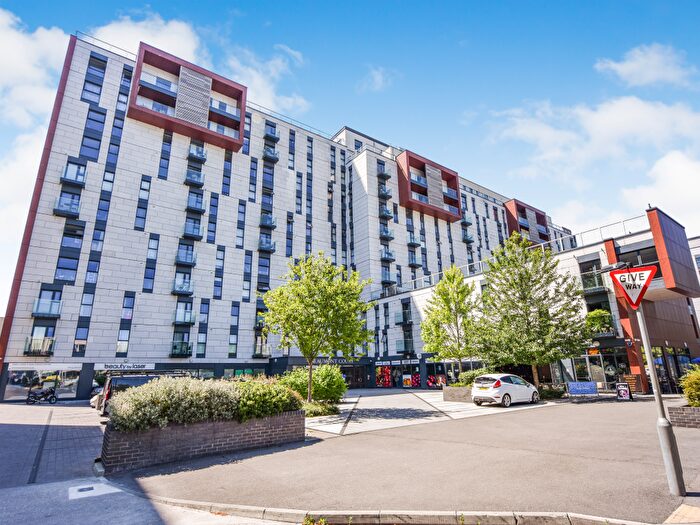 2 Bedroom Flat For Sale In Victoria Avenue, Southend-On-Sea, Essex, SS2