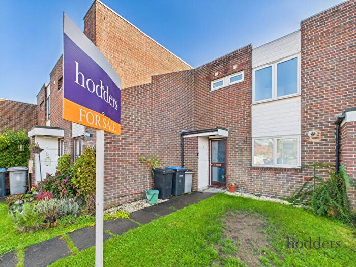 3 Bedroom Terraced House For Sale In Ottershaw, Surrey, KT16