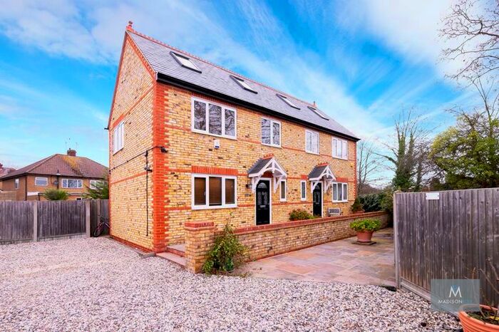 3 Bedroom End Of Terrace House To Rent In Eastbrook Road, Waltham Abbey EN9