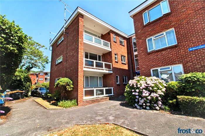 2 Bedroom Apartment For Sale In Pascoe Close, Poole, Dorset, BH14