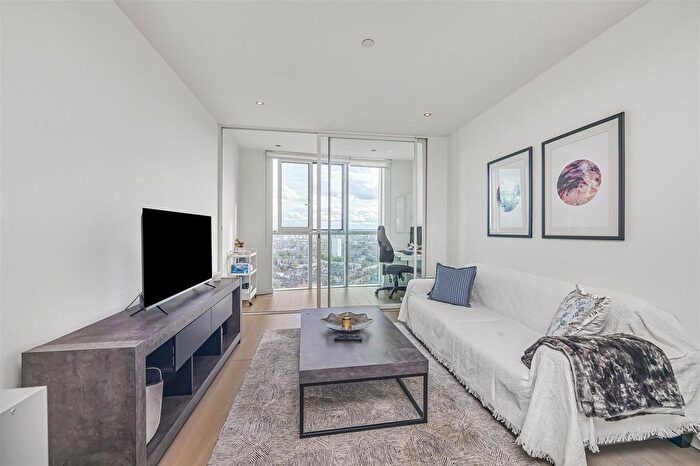 1 Bedroom Flat For Sale In Sky Gardens, Wandsworth Road, Vauxhall, London, SW8