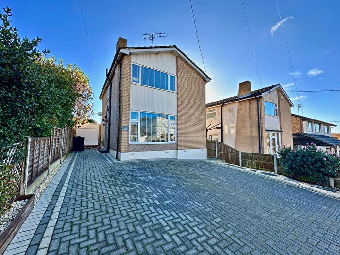 3 Bedroom Detached House To Rent In Rayleigh Avenue, Leigh-On-Sea, SS9