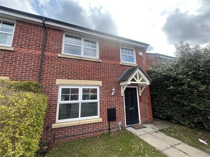 4 Bedroom Semi-Detached House For Sale In Common Alder Way, Blackley, Manchester, M9