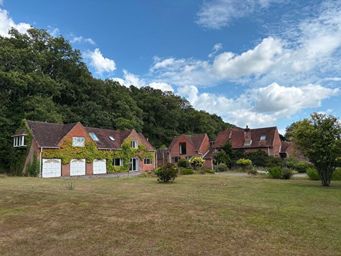 7 Bedroom Detached House For Sale In Holywell, Swanmore, SO32
