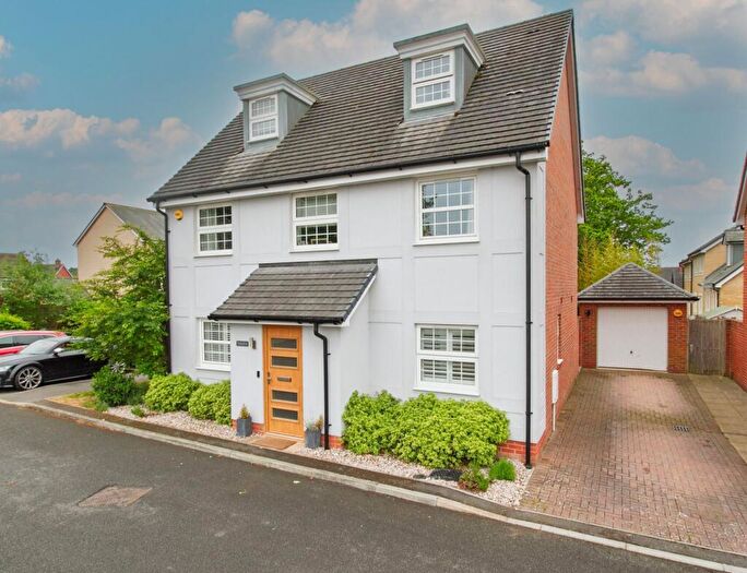 4 Bedroom Detached House For Sale In Newton Drive, Church Crookham, GU52