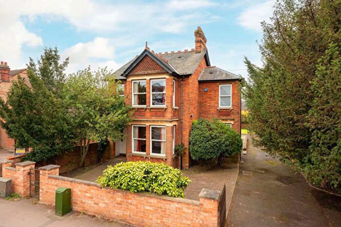 5 Bedroom Detached House For Sale In Goldington Road, Bedford, MK40