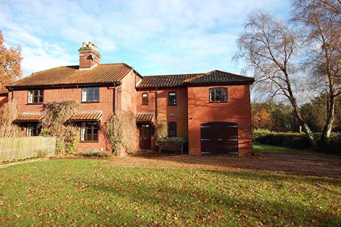 3 Bedroom Semi-Detached House To Rent In Lyngate Road, North Walsham, NR28