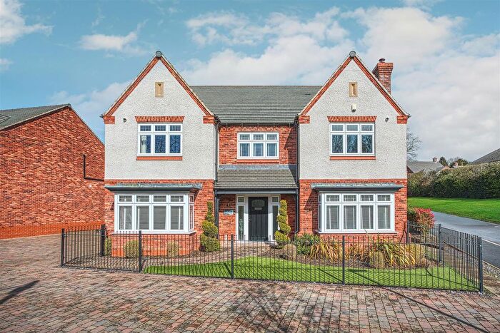5 Bedroom Detached House For Sale In Tithe Barn Gardens, Repton, Derby, DE65