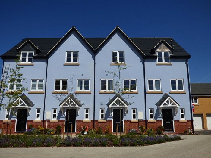 3 Bedroom Town House To Rent In Tutbury Avenue, Derby, DE23