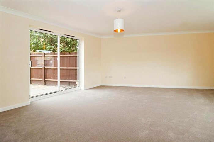 3 Bedroom Terraced House For Sale In Elizabeth Way, Mangotsfield, Bristol, BS16