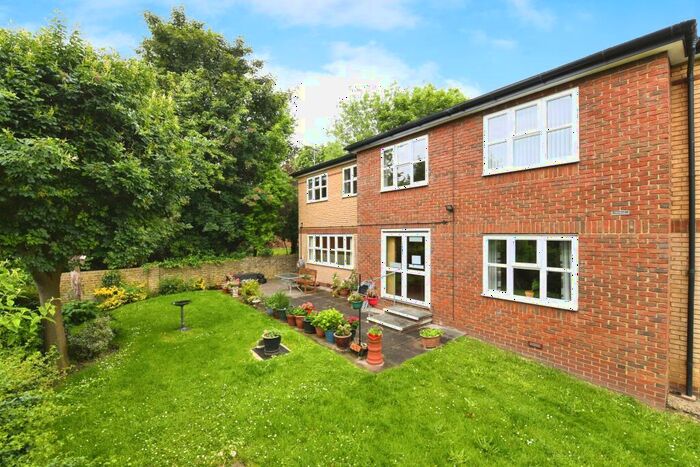1 Bedroom Flat For Sale In Old Rectory Court, Southendchurch Rectory Chase, Southend-On-Sea, Essex, SS2