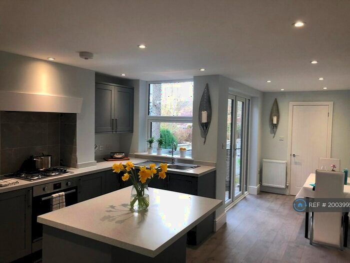 3 Bedroom Terraced House To Rent In Meadow Lane, Alfreton, DE55