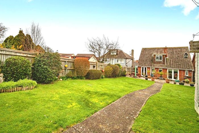 3 Bedroom Bungalow For Sale In Hammond Avenue, Weymouth, Dorset, DT4