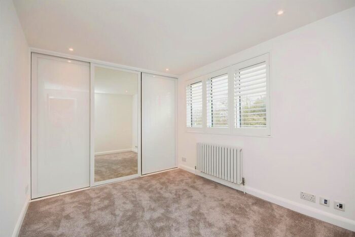 5 Bedroom Semi-Detached House For Sale In Firsgrove Crescent, Warley, Brentwood, CM14