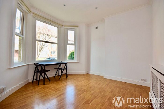 1 Bedroom Flat To Rent In Barrow Road, London, SW16