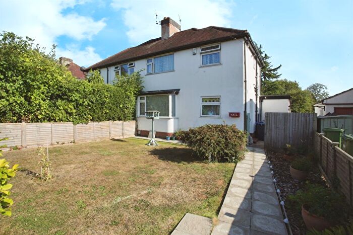 3 Bedroom Semi-Detached House For Sale In Ashlawn Road, Rugby, CV22