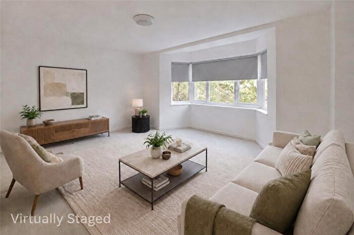 2 Bedroom Apartment For Sale In St. Johns Park, Blackheath, London, SE3
