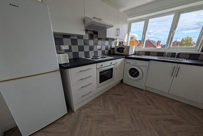 1 Bedroom Flat To Rent In Park Street, Beeston, NG9