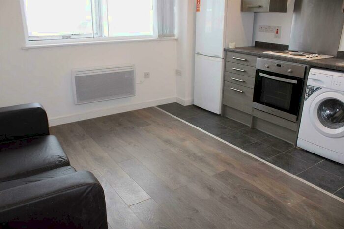 1 Bedroom Flat To Rent In Lombard Street West, West Bromwich, B70