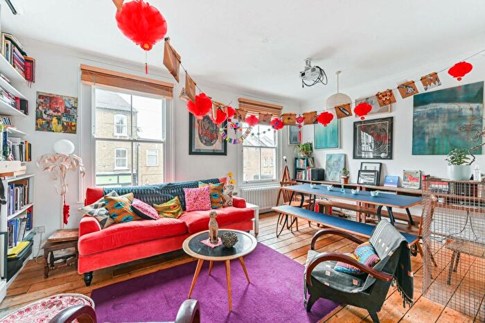 2 Bedroom Flat To Rent In Friary Road, Peckham, London, SE15