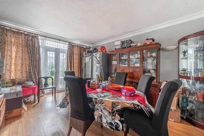 4 Bedroom Detached House For Sale In London Road, Stanmore, HA7