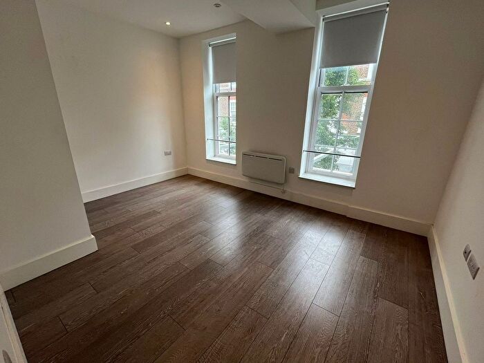 1 Bedroom Flat To Rent In High Street, Epsom, KT19