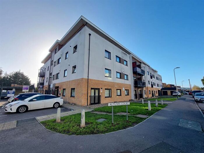 1 Bedroom Flat For Sale In Spring Gardens, Romford, RM7