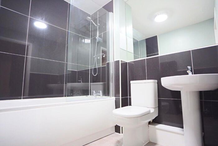 2 Bedroom Flat To Rent In Flaxmill Place, Bonnington, Edinburgh, EH6