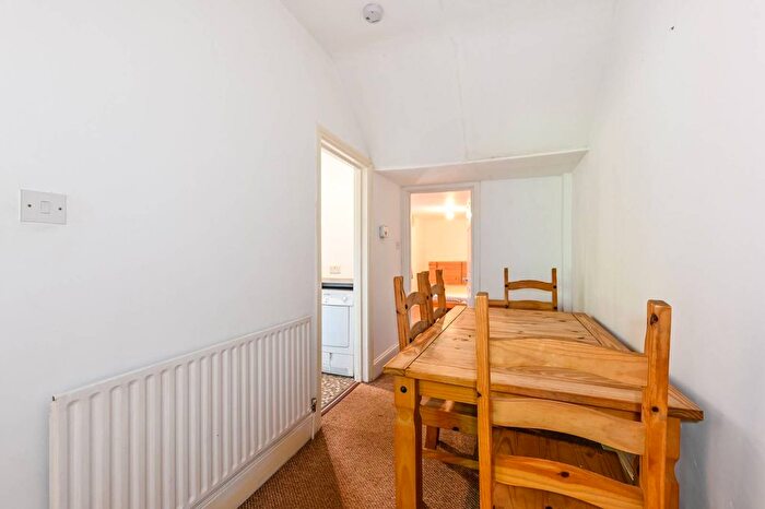 1 Bedroom Flat To Rent In Huddleston Road, Tufnell Park, London, N7