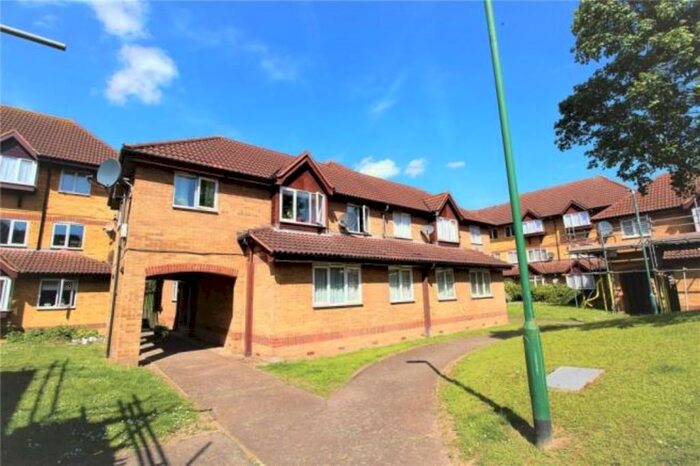 1 Bedroom Flat To Rent In Cook Square, Erith, DA8